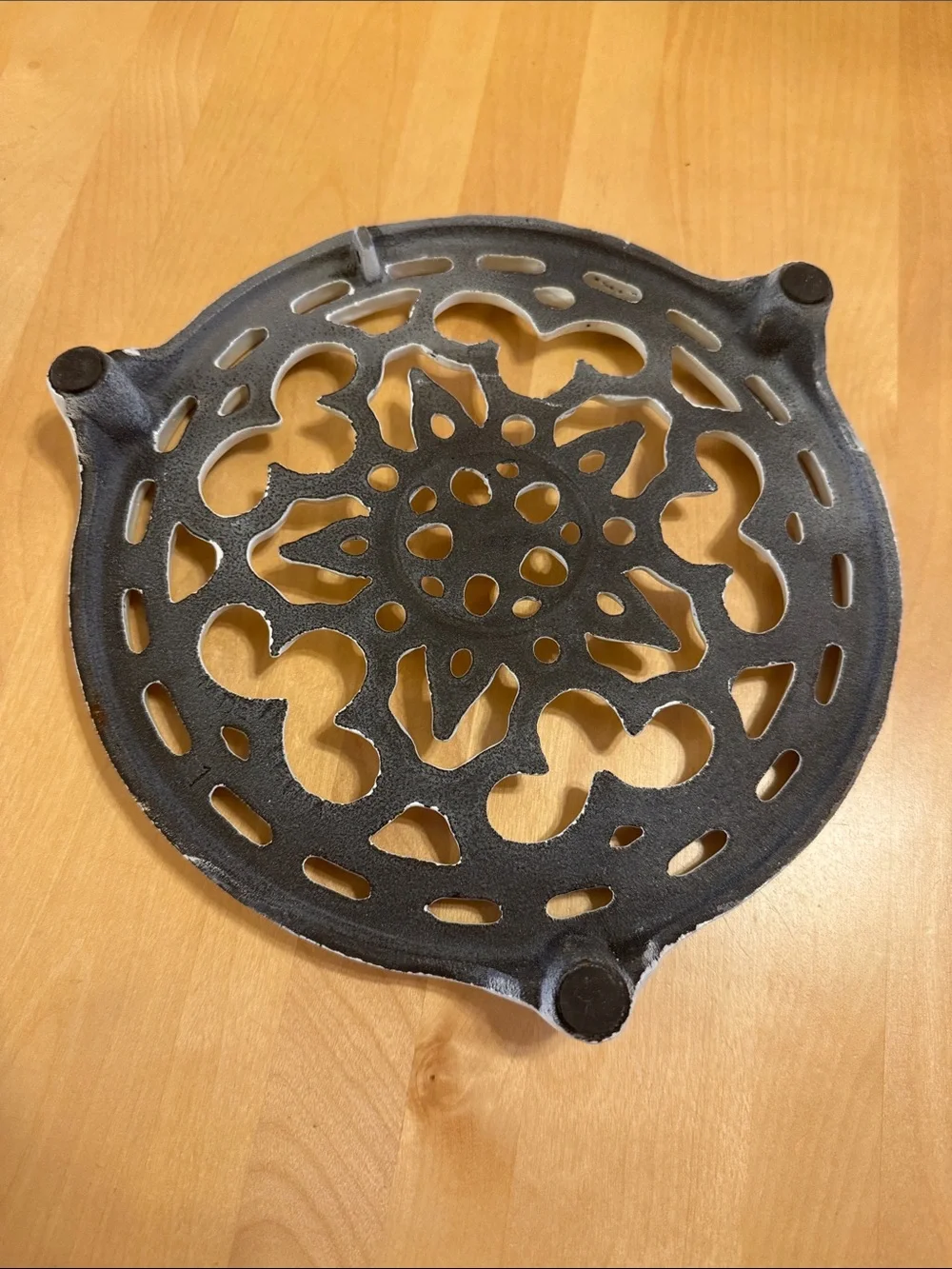 White enamel floral design cast iron deluxe round trivit